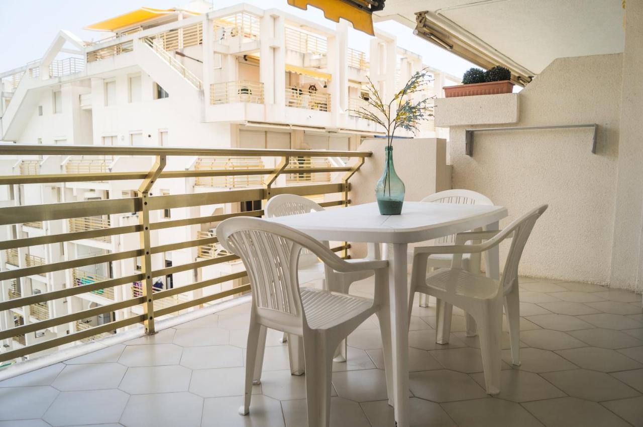 Apartamento Novelty Apartman Salou Kültér fotó