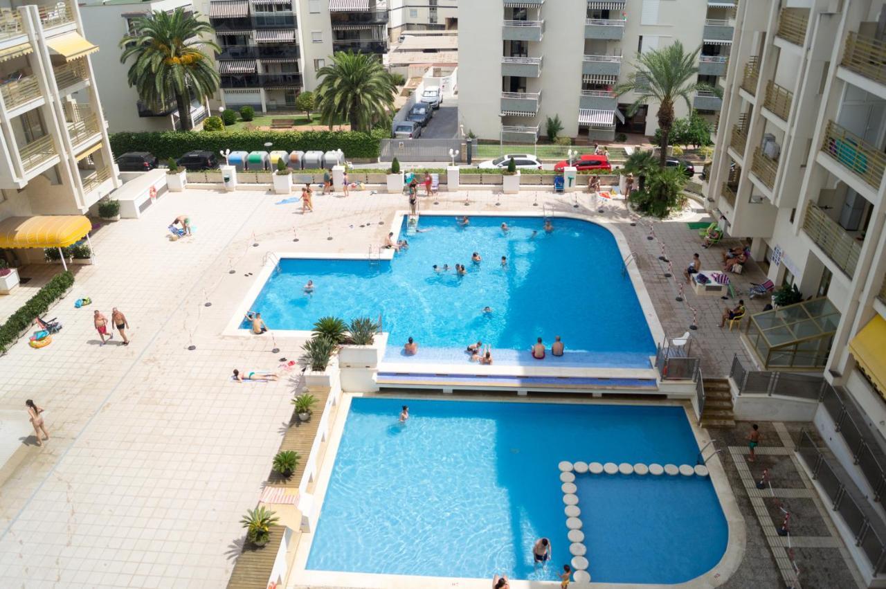 Apartamento Novelty Apartman Salou Kültér fotó